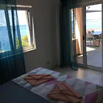 Direkt Am Meer-apartments Puntaplanka 아파트 *