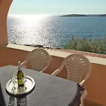 Direkt Am Meer-apartments Puntaplanka 아파트 로고즈니차