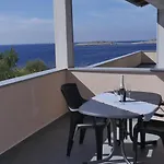 아파트 Direkt Am Meer-apartments Puntaplanka 로고즈니차