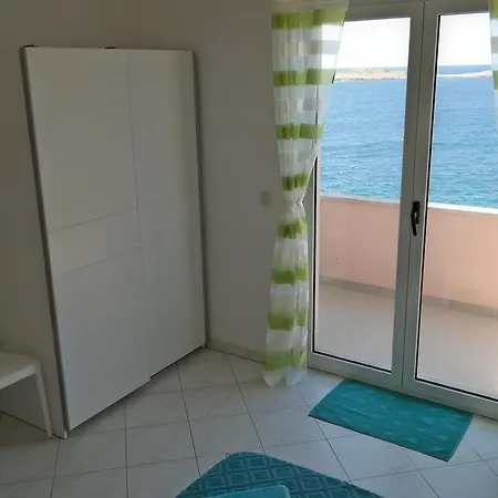 Direkt Am Meer-apartments Puntaplanka